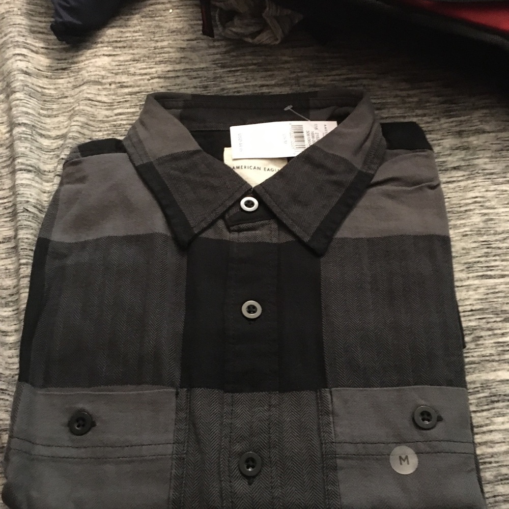 American Eagle men’s shirt